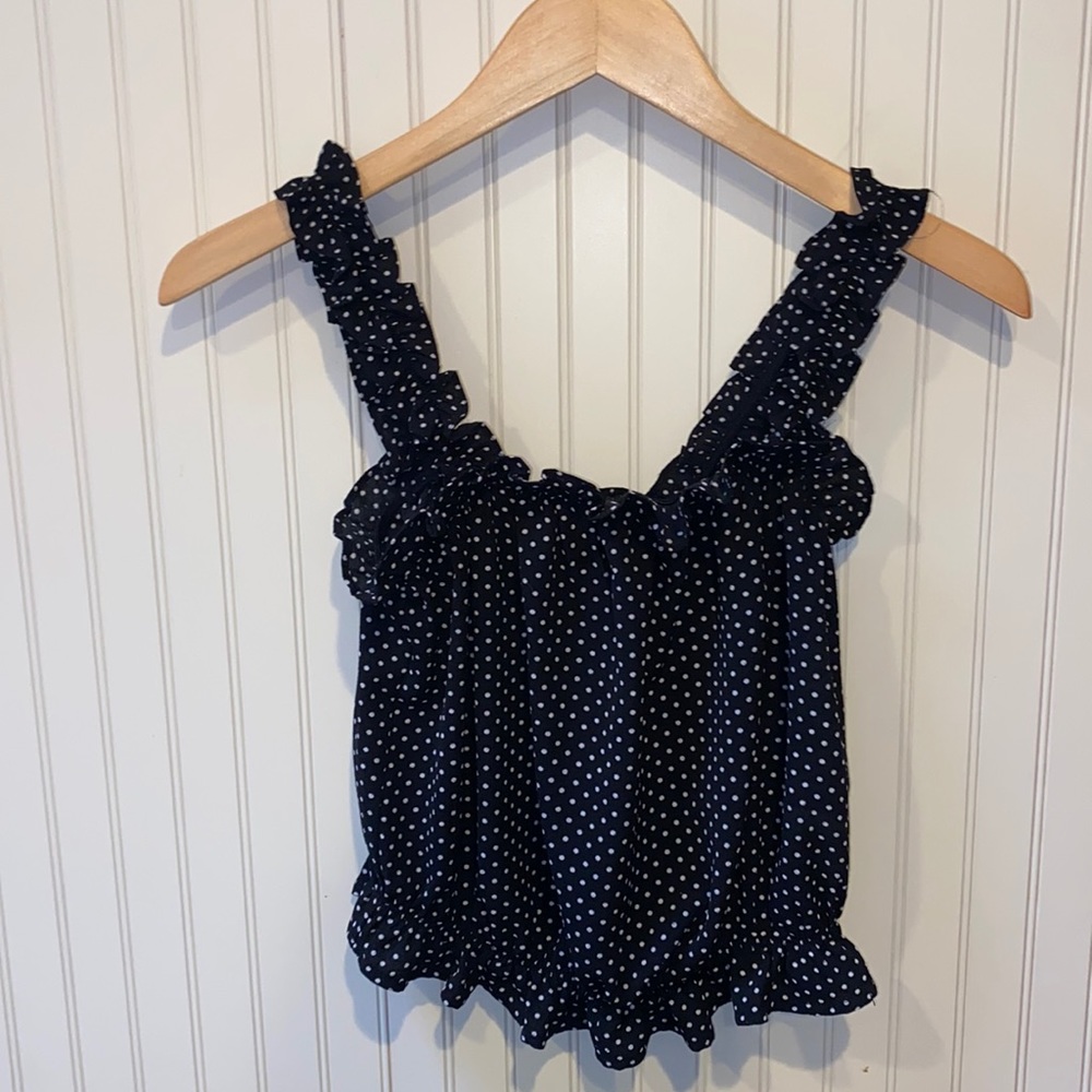 Black top w/ white polka dots 🖤🤍